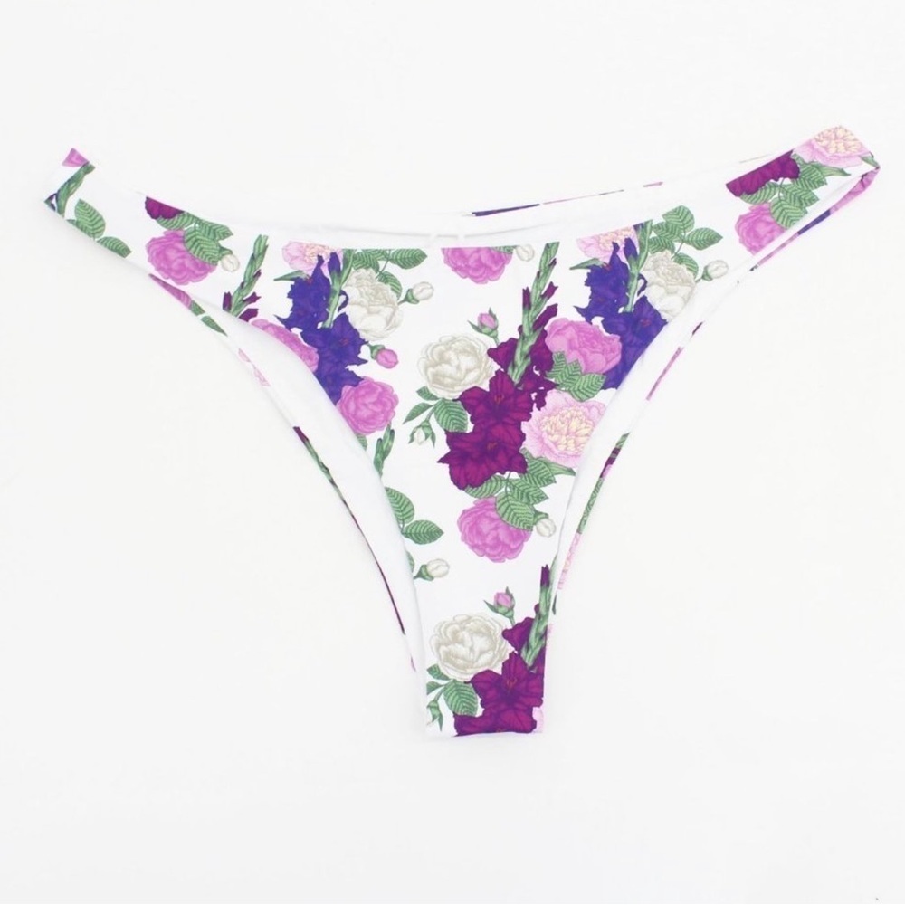 NWOT Dippin’ Daisy’s wild Iris cheeky bikini bottoms